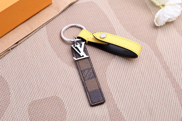 ブランドキーホルダー着用イメージ